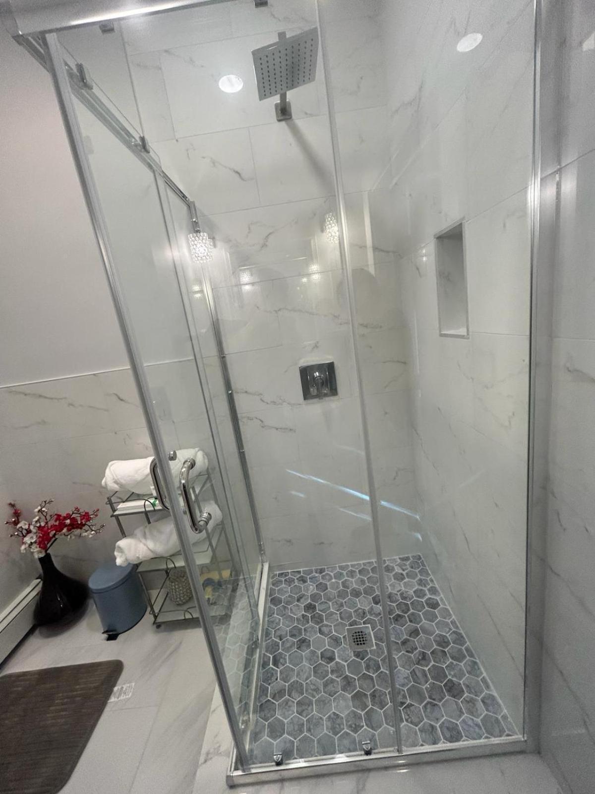 Private Suite In Huntington Station Exterior foto