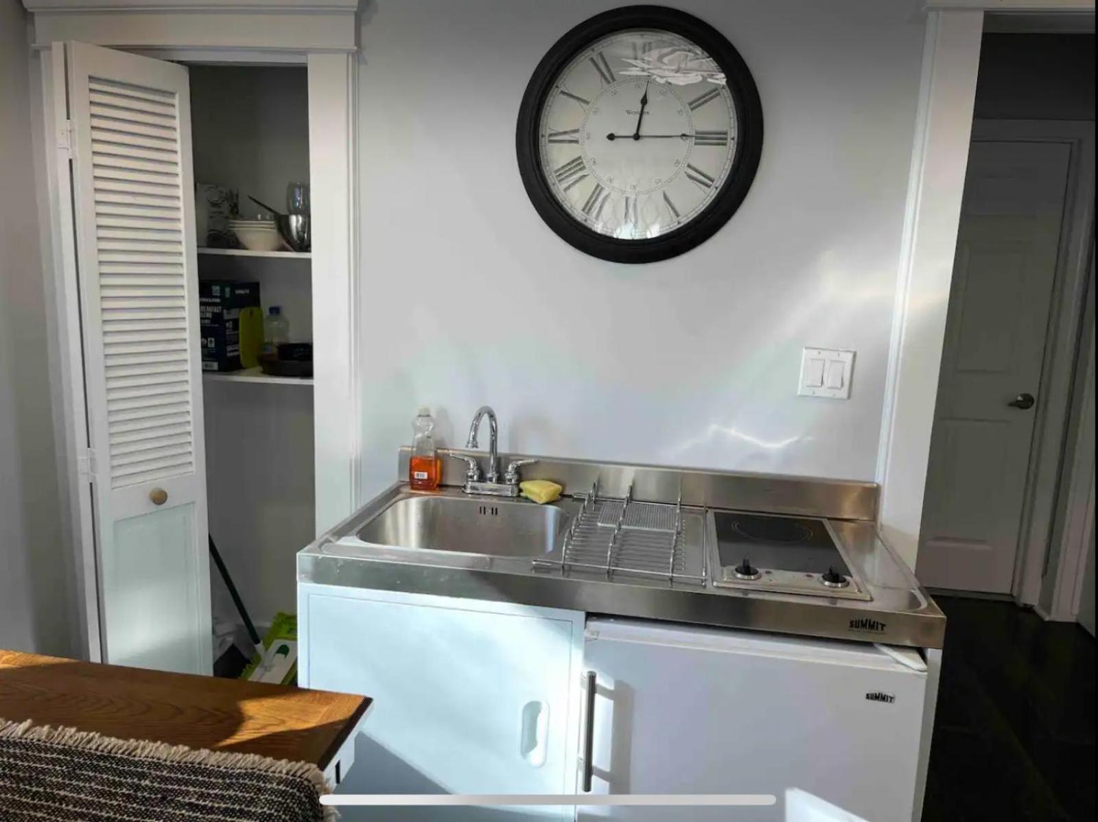 Private Suite In Huntington Station Exterior foto